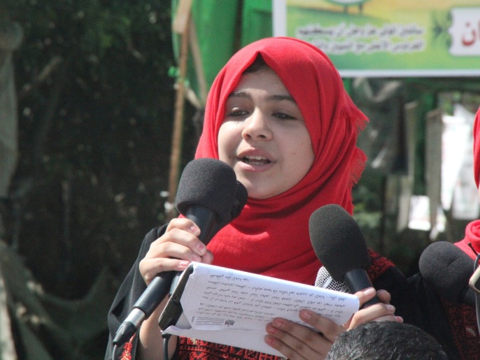 ‪الطفلة مي حميد دعت العالم لوقف قتل الأطفال الفلسطينيين وإعطائهم حقوقهم‬ (الجزيرة)