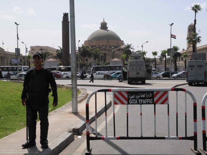 جامعة القاهرة تحظر النقاب عل عضوات هيئة التدريس ومعنيون ينتقدون القرار - مصر