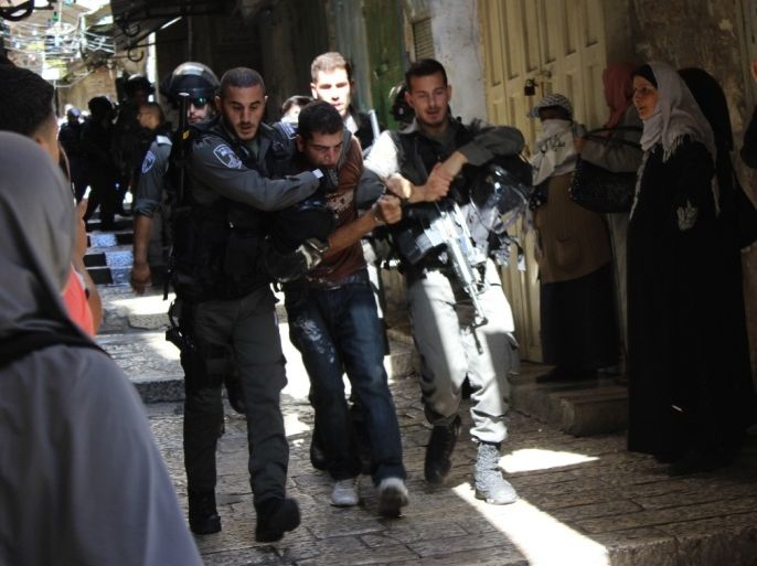 2-باب السلسلة القدس المحتلة، قوات الاحتلال تعتقل شابا في باب السلسلة