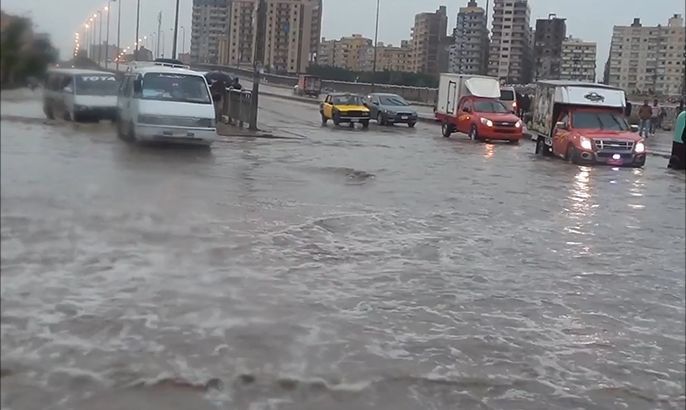 الإسكندرية.. تساقط الأمطار ولا حل للأزمة