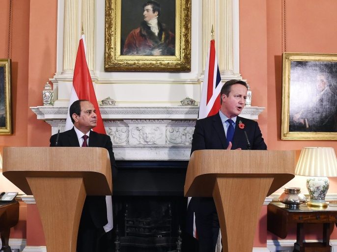 British Prime Minister David Cameron (R) holds talks with Egyptian President Abdel Fattah al-Sisi (L) at 10 Downing Street in London, Britain, 05 November 2015. An estimated 20,000 British citizens remain in Sharm el-Sheikh, including at least 9,000 holidaymakers, as flights to Britain were suspended following the death of 224 people in last week's crash of a Russian passenger plane. Cameron is expected to discuss the resort's air security during talks with Egyptian President Abdel-Fattah al-Sisi.