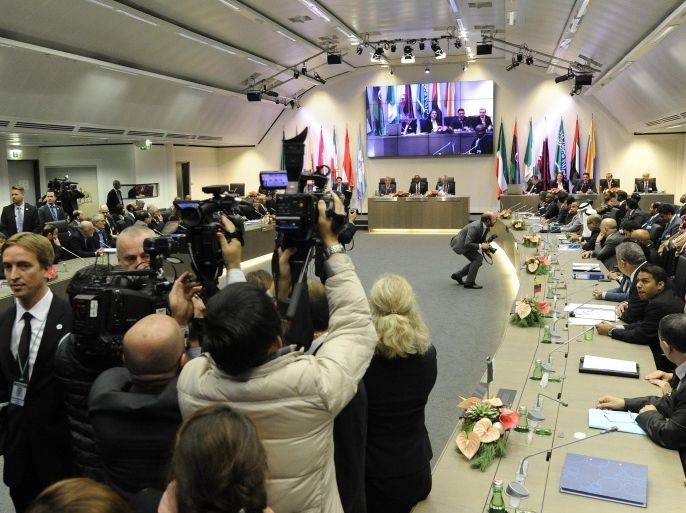 Participants attend the start of the 168th OPEC Conference in Vienna, Austria, 04 December 2015. Oil ministers of the Organization of the Petroleum Exporting Countries (OPEC) showed no inclination to pump less to ramp up prices as they met in Vienna, arguing that non-OPEC countries would first have to agree to follow along with such a move.