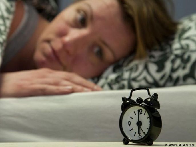 لماذا تنام النساء أسوأ من الرجال؟