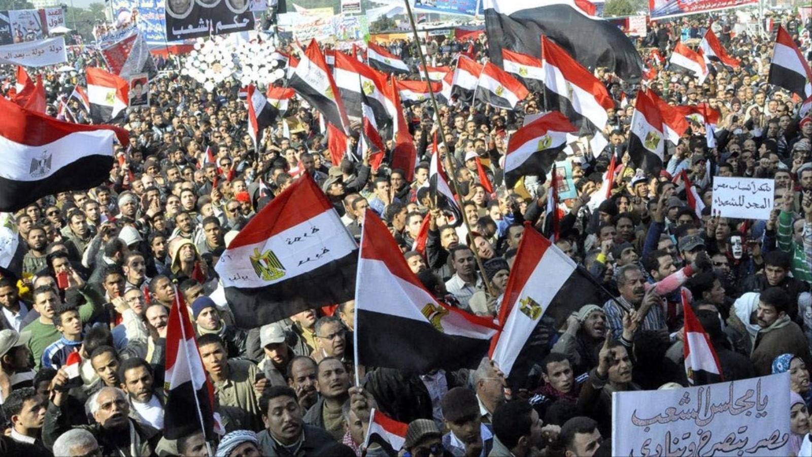 ‪السيسي حرم المصريين من مكتسبات ثورة 25 يناير وأسماها أحداث يناير‬ (الجزيرة-أرشيف)