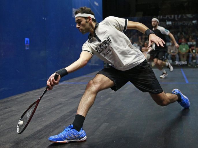Squash - AJ Bell British Squash Grand Prix - Manchester 2015 - National Squash Centre, Manchester - 12/9/15 Egypt's Mohamed El Shorbagy (L) in action against England's Daryl Selby Action Images via Reuters / Jason Cairnduff Livepic EDITORIAL USE ONLY.