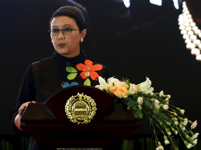 Indonesia Foreign Minister Retno Marsudi talks during an annual news conference at her office in Jakarta, January 7, 2016 in this photo taken by Antara Foto. Indonesia wants to mediate between Saudi Arabia and Iran in the hope of preserving peace in the Middle East, an Indonesian official said on Tuesday, warning that the impact of war between the neighbours would have a global impact. Picture taken January 7, 2016. REUTERS/Puspa Perwitasari/Antara Foto ATTENTION EDITORS - THIS IMAGE HAS BEEN SUPPLIED BY A THIRD PARTY. IT IS DISTRIBUTED, EXACTLY AS RECEIVED BY REUTERS, AS A SERVICE TO CLIENTS. FOR EDITORIAL USE ONLY. NOT FOR SALE FOR MARKETING OR ADVERTISING CAMPAIGNS. MANDATORY CREDIT. INDONESIA OUT. NO COMMERCIAL OR EDITORIAL SALES IN INDONESIA.