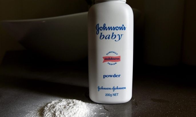 A container of Johnson's Baby powder, by multinational Johnson & Johnson, is pictured in Brisbane, Australia, 25 February 2016. According to reports, a court in Missouri, USA, has ordered talcum-powder-makers Johnson & Johnson to pay 72 million US dollar to the family of an ovarian-cancer victim, who claimed the cause of her disease was linked to the company's products containing talcum. EPA/DAN PELED AUSTRALIA AND NEW ZEALAND OUT