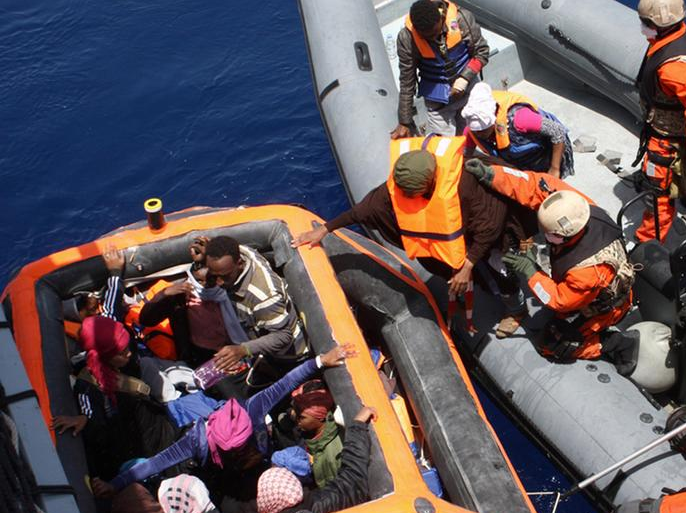 عملية إنقاذ لاجئين في البحر المتوسط-