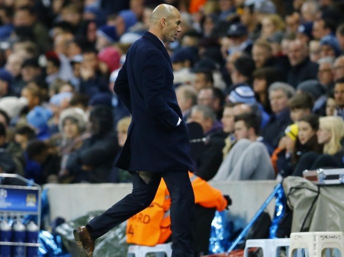 Football Soccer - Manchester City v Real Madrid - UEFA Champions League Semi Final First Leg - Etihad Stadium, Manchester, England - 26/4/16 Real Madrid coach Zinedine Zidane with a rip in his trousers Reuters / Darren Staples Livepic EDITORIAL USE ONLY.