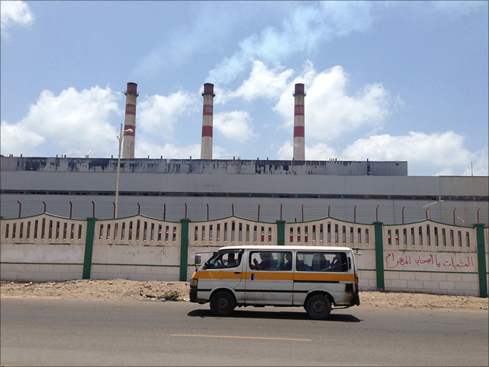 ‪محطة الحسوة بعدن من أهم وأقدم محطات توليد الطاقة في اليمن مهددة بالتوقف لانتهاء عمرها الافتراضي‬ (الجزيرة)