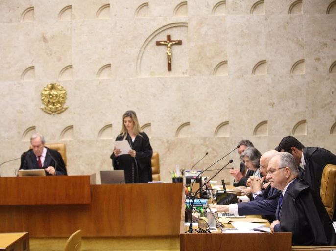 Members of the Brazilian Supreme Court participates in a extraordinary session in which it will analyze the complaint against the impeachment process of President Dilma Rousseff in Brasilia, Brazil, 14 April 2016. The top lawyer for the Brazilian government told the country's Supreme Court on 14 April that the congressional impeachment process against President Dilma Rousseff is fatally flawed and should start over from square one.