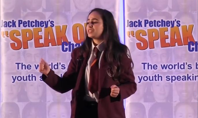طفلة فلسطينية أفضل متحدثة بمهرجان خطابي بلندن