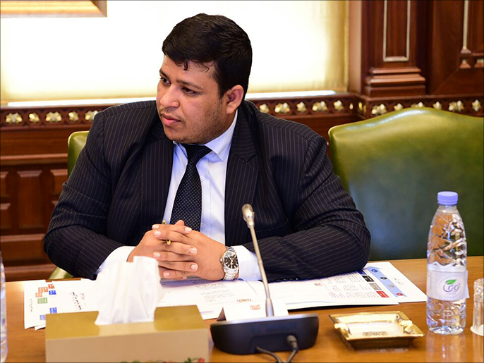 عبد الله العليمي عضو الوفد الحكومي لمشاورات الكويت (الجزيرة)