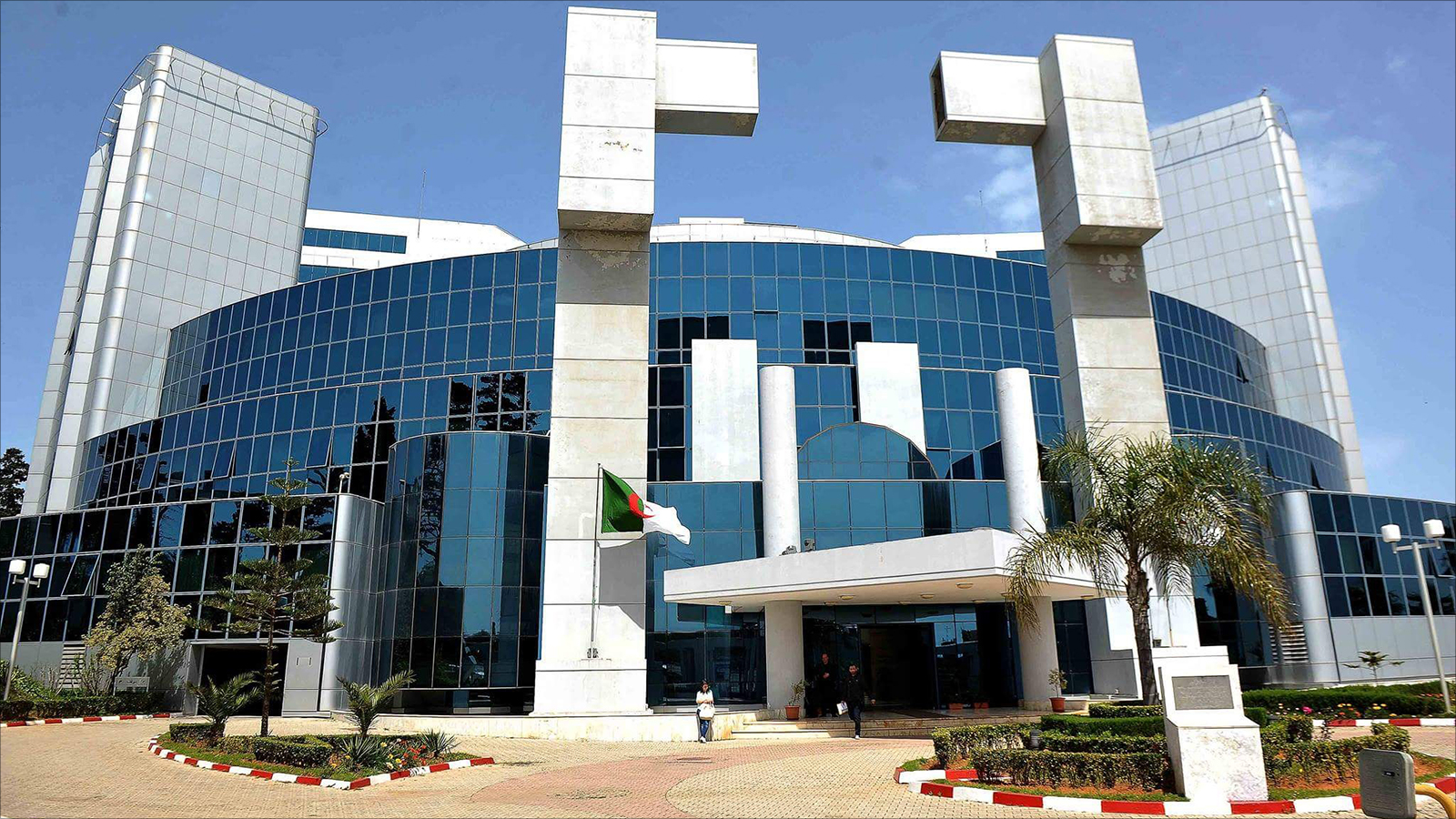 مقر وزارة المالية بالجزائر (الجزيرة)