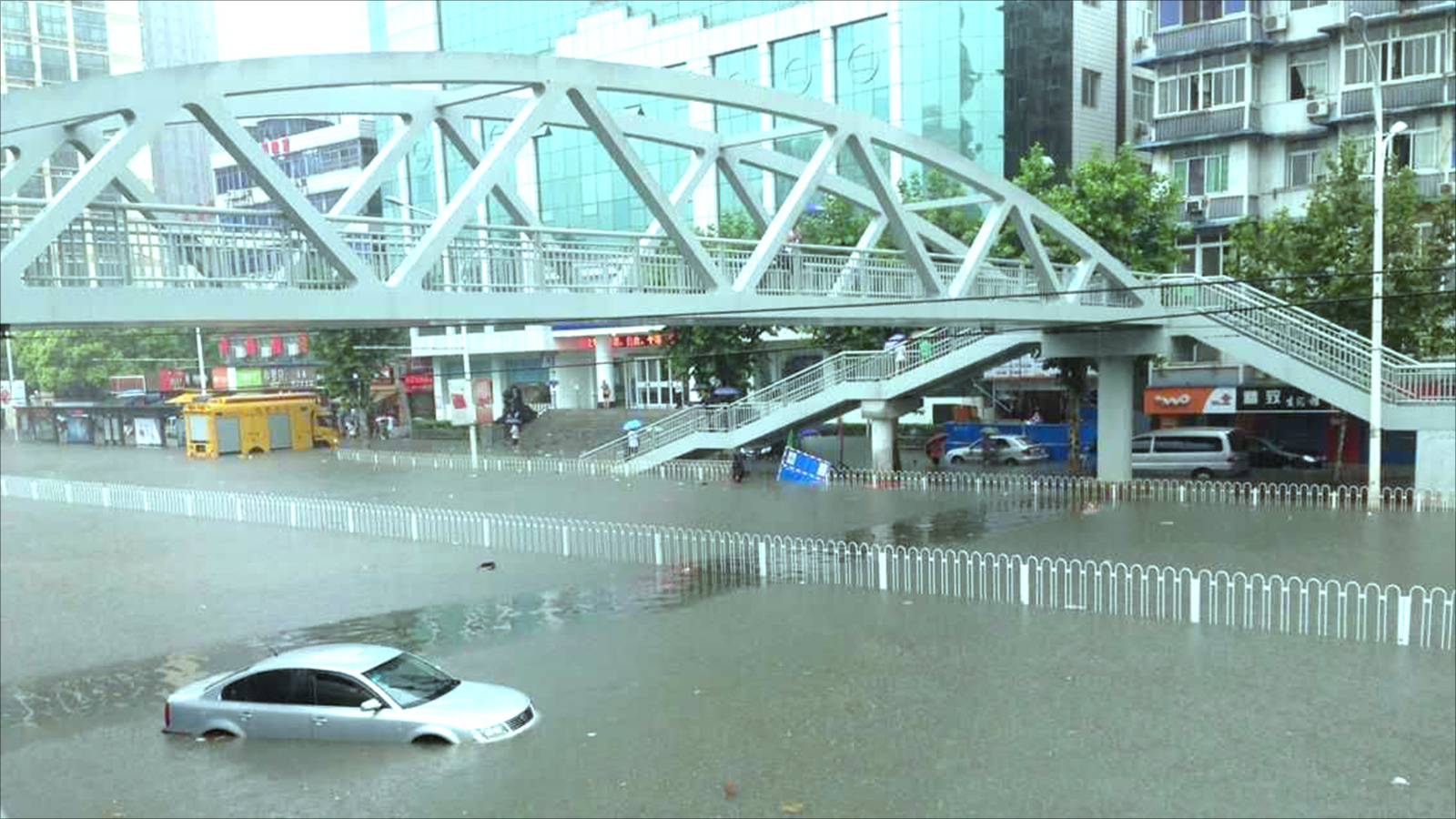 ‪فيضانات أصابت مدينة ووهان الصينية‬ (الجزيرة)