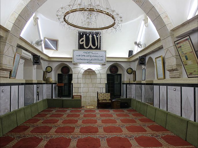 9-مسجد الزاوية الأفغانية من الداخل وهو بناء عثماني قديم.