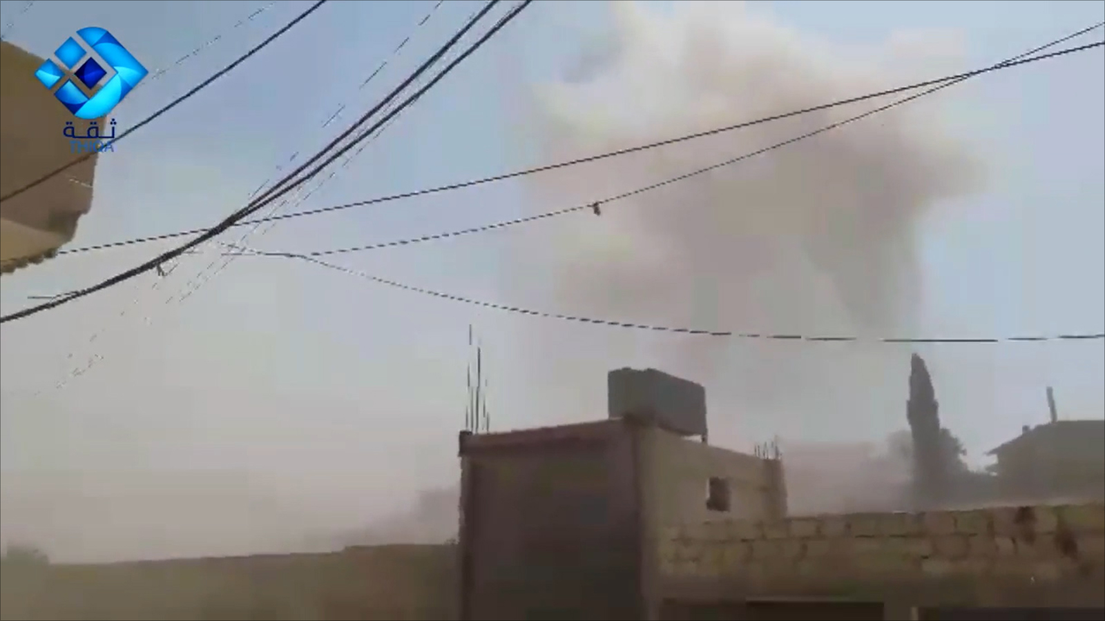 ‪غارة على كفر حمرة بريف حلب ثاني أيام العيد‬ (ناشطون)