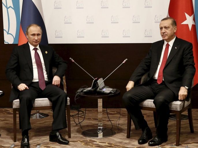 Turkey's President Tayyip Erdogan (R) meets with his Russian counterpart Vladimir Putin at the Group of 20 (G20) leaders summit in the Mediterranean resort city of Antalya, Turkey, November 16, 2015. REUTERS/Kayhan Ozer/Pool
