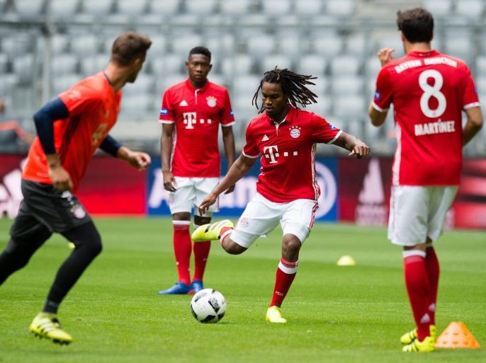 New recruit Renato Sanches in action during an FC Bayern Munich training session with the introduction of new recruits Hummels and Sanches in the Allianz Arena in Munich, Germany, 06 August 2016.