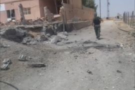 صور للجزيرة تظهر آثار قصف طائرات النظام على مواقع لقوات كردية في الحسكة