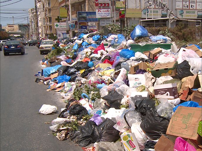 أزمة النفايات تخرج من بيروت: الشاطئ مهدد