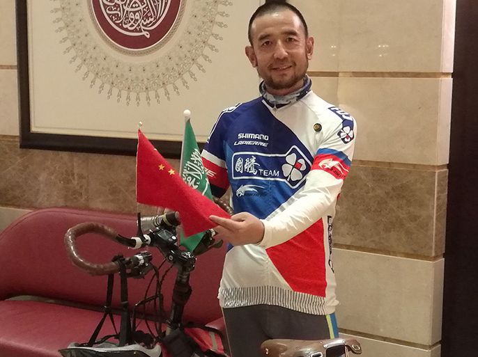 "محمد ما باوتشين" يحج على دراجة هوائية من الصين