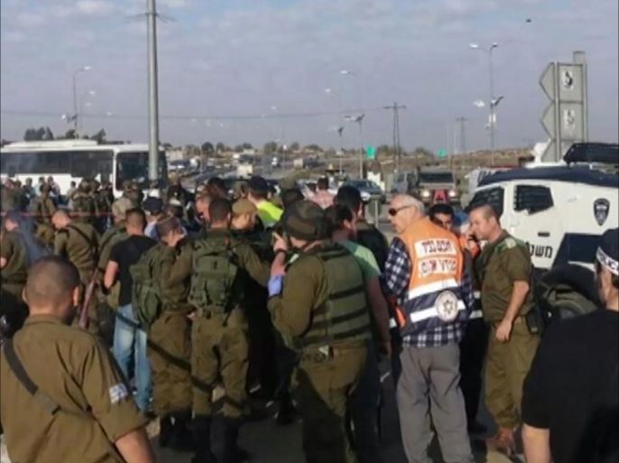 إصابة ضابط إسرائيلي في عملية طعن نفذها شاب فلسطيني تسلل لمستوطنة جنوب بيت لحم (الصور من وسائل اعلام اسرائيلية )