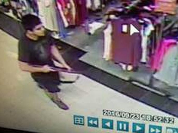A handout photograph made avaliable by Washington State Patrol on 24 September 2016 showing a man beleived to be the shooter who Washington State Patrol officers said is wanted in connection in the fatal shooting at the Cascade Mall in Burlington, Washington, USA, 23 September 2016. Washington State Patrol report that the gunman is on the loose and are asking members of the public to notify them after five people were fatally shot at a shopping mall about 65 miles north of Seattle, on the evening of 23 September 2016. EPA/WASHINGTON STATE PATROL / HANDOUT