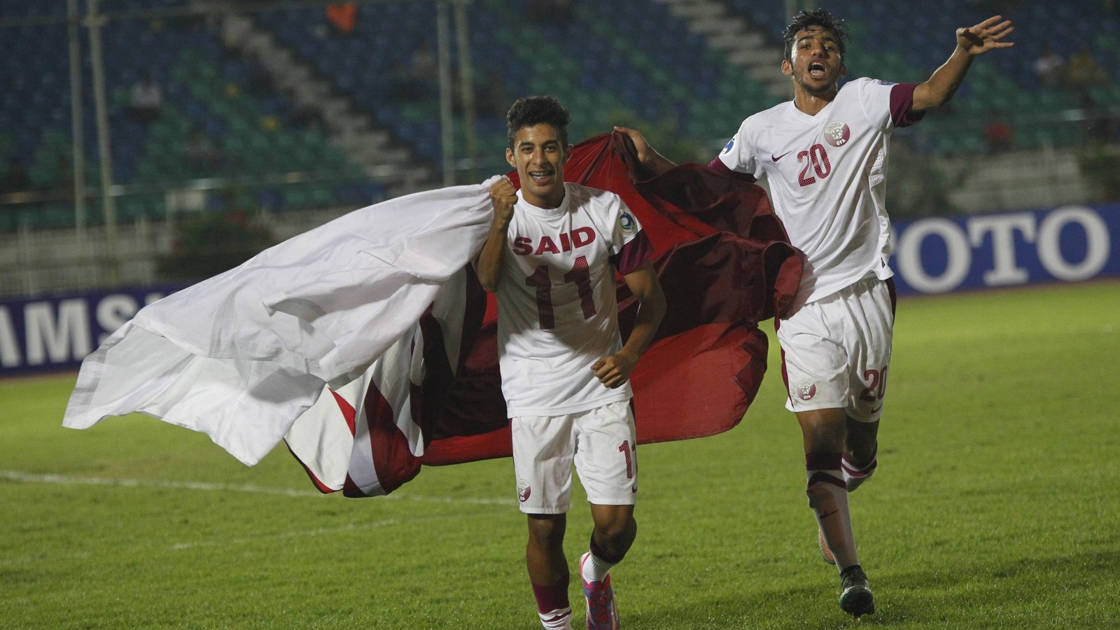 شباب قطر يطمحون لتجديد العهد مع الاحتفالات في كأس آسيا بالبحرين (رويترز)