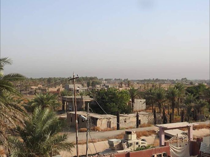 بدأت الكثير من القرى القريبة من الموصل تخلو من سكانها بعد تحولها إلى ساحات حرب