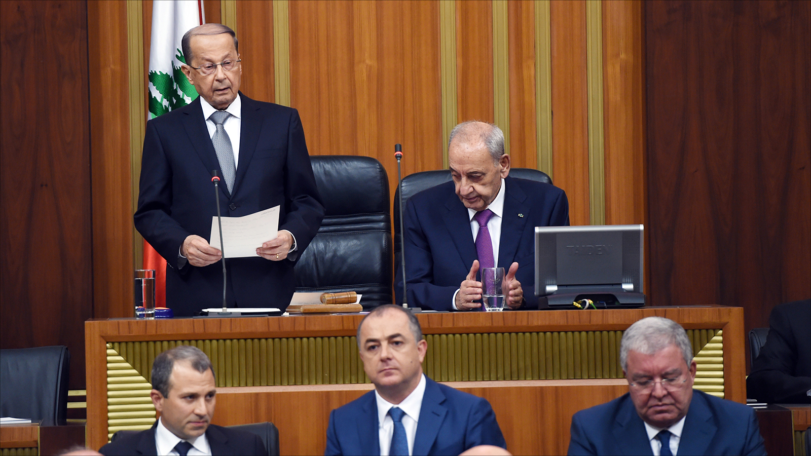 عون يلقي خطاب القسم بعد انتخابه رئيسا للبنان (الجزيرة)