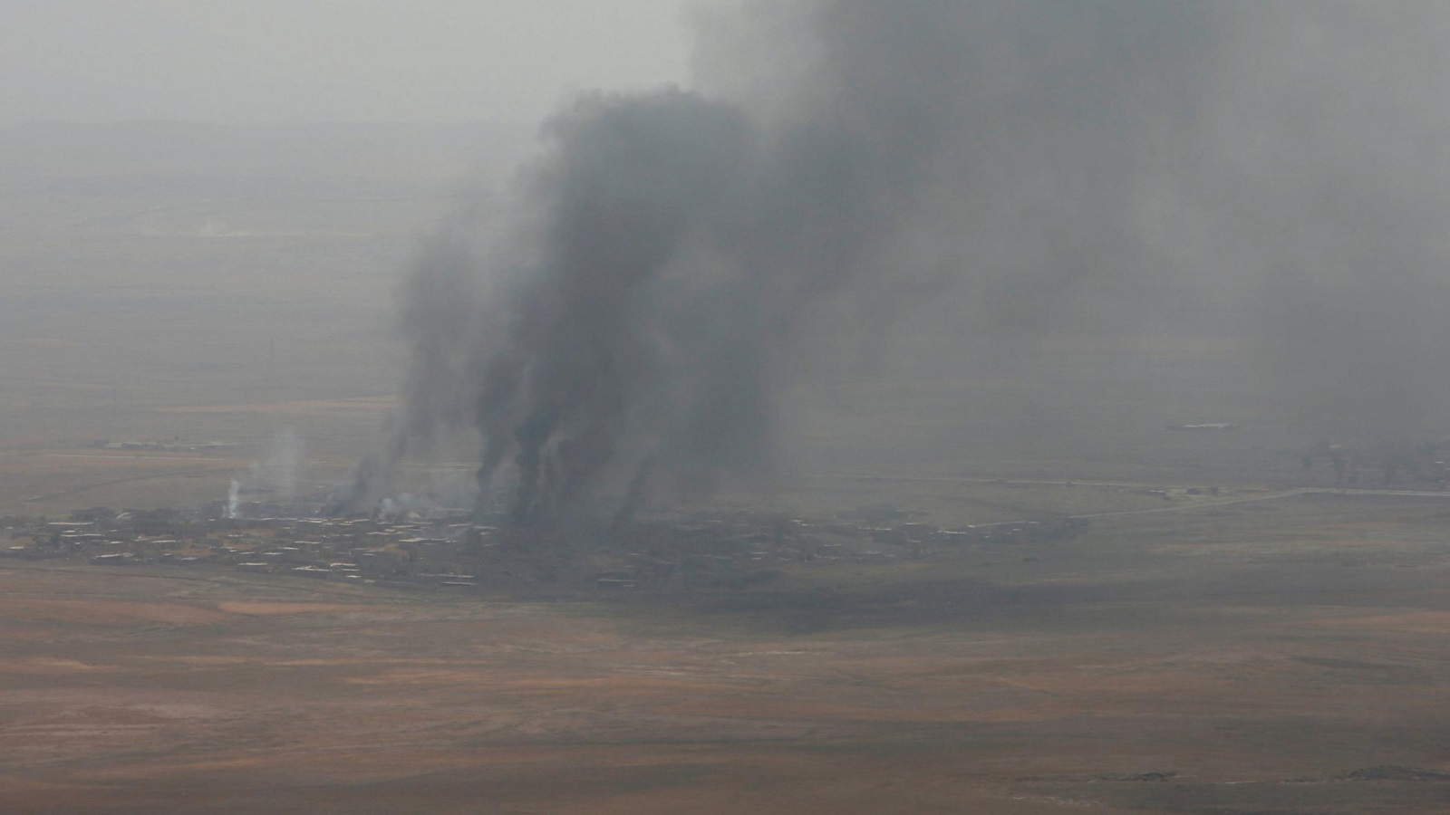طيران التحالف قصف مواقع لتنظيم الدولة في الموصل ومحيطها (رويترز)
