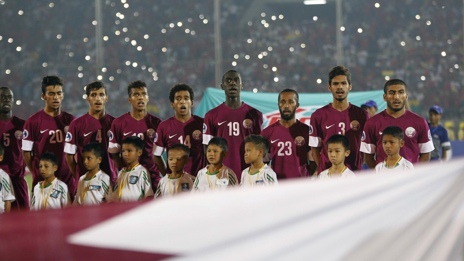 منتخب قطر المتوج بكأس آسيا 2014 تم تصعيده للأولمبي (رويترز)