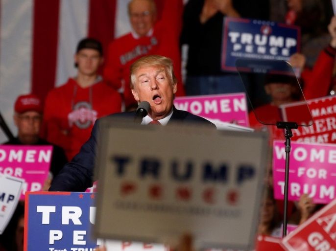 Republican presidential nominee Donald Trump appears at a campaign event in Toledo, Ohio, U.S., October 27, 2016. REUTERS/Carlo Allegri