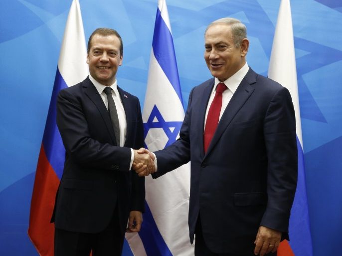 Israeli Prime Minister Benjamin Netanyahu (R) shakes hands with Russian Prime Minister Dmitry Medvedev (L) during their meeting in Jerusalem, Israel, 10 November 2016.