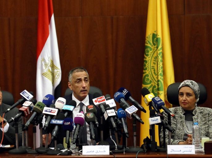 Tarek Amer (C) Governor of the Egyptian Central Bank, talks during a press conference in Cairo, Egypt, 03 November 2016. Egypt is to float its currency in a move that is expected to see it fall by almost 48 percent against the dollar. The rate is expected to reach one US dollar equaling 13 Egyptian pounds.