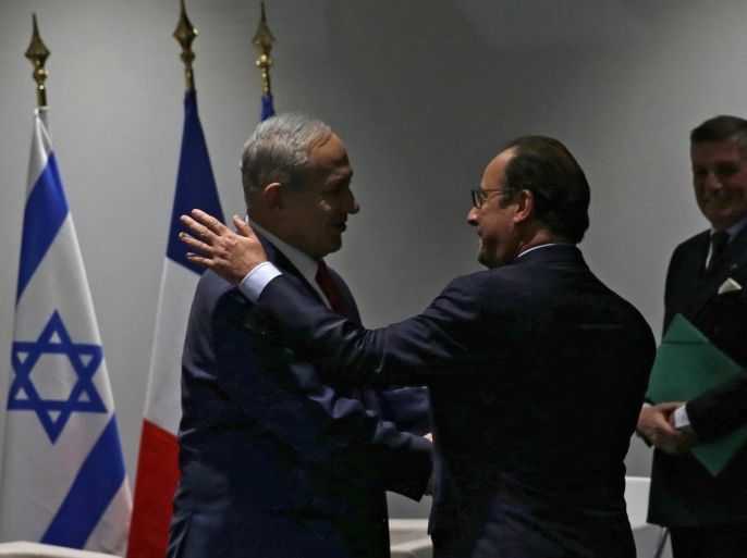 Israel's Prime Minister Benjamin Netanyahu (L) and French President Francois Hollande (R) sit for a bilateral meeting during the opening day of the COP21 World Climate Change Conference 2015 in Le Bourget, north of Paris, France, 30 November 2015. The 21st Conference of the Parties (COP21) is held in Paris from 30 November to 11 December. The aim is to reach an international agreement to limit greenhouse gas emissions and curtail climate change.