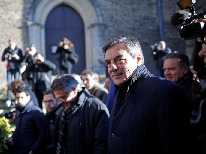 Francois Fillon, member of Les Republicains political party and 2017 presidential candidate of the French centre-right, attends a visit in Chantenay-Villedieu, western France, December 1, 2016. REUTERS/Stephane Mahe