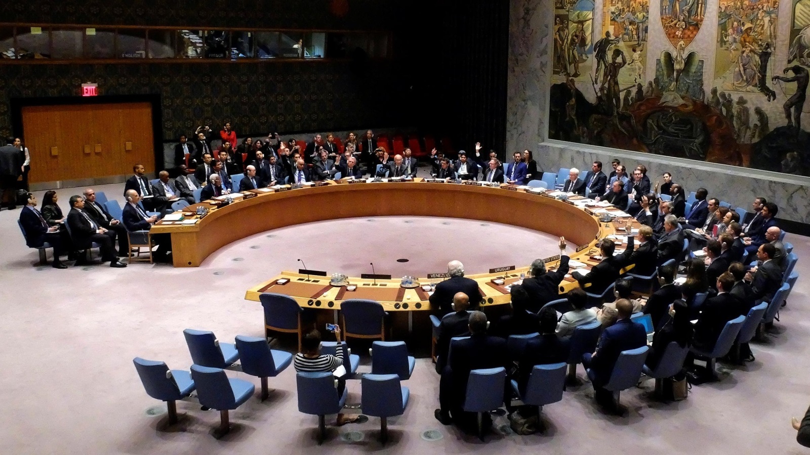 ‪مجلس الأمن في أكتوبر/تشرين الأول الماضي بحث وقف إطلاق النار بحلب‬ 
مجلس الأمن في أكتوبر/تشرين الأول الماضي بحث وقف إطلاق النار بحلب (رويترز)
