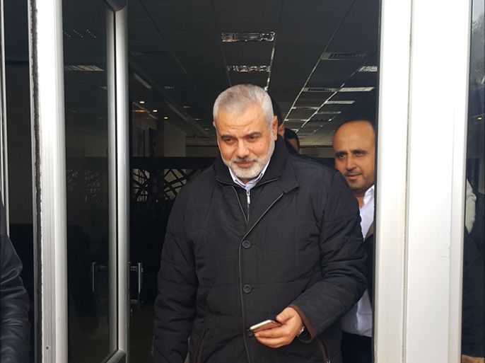 وصل إسماعيل هنية نائب رئيس المكتب السياسي لحركة المقاومة الإسلامية "حماس" ظهر اليوم الجمعة، قطاع غزة عبر معبر رفح البري الواصل مع مصر.