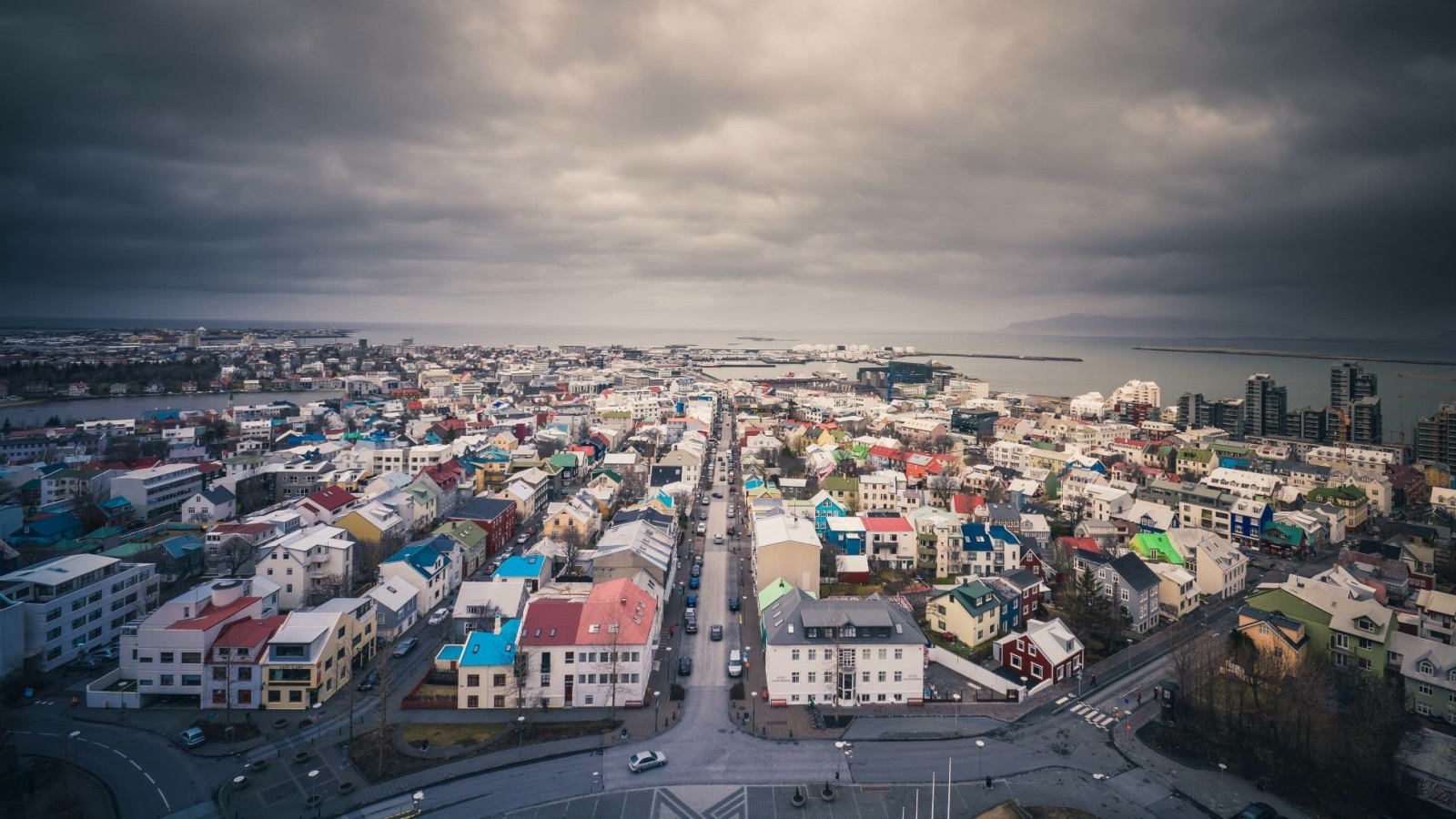 تعد آيسلندا الدولة الأكثر أمانًا على الإطلاق؛ حيث تحتل المركز الأول في المؤشر العالمي للسلام خلال العام الماضي 2016.
