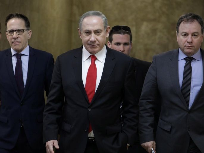 Israeli Prime Minister Benjamin Netanyahu attends a weekly cabinet meeting in Jerusalem February 5, 2017. REUTERS/Dan Balilty/Pool