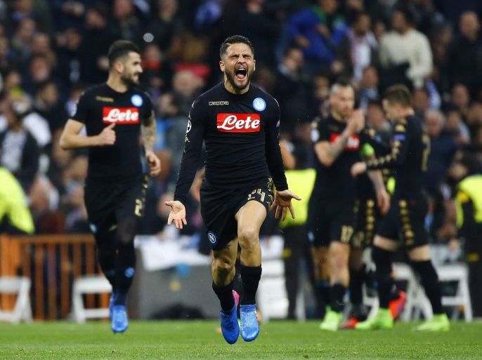 Napoli's striker Lorenzo Insigne jubilates after scoring the 0-1 goal during the UEFA Champions League round of 16 first leg soccer match between Real Madrid and SSC Napoli at Santiago Bernabeu stadium in Madrid, Spain, 15 February 2017.