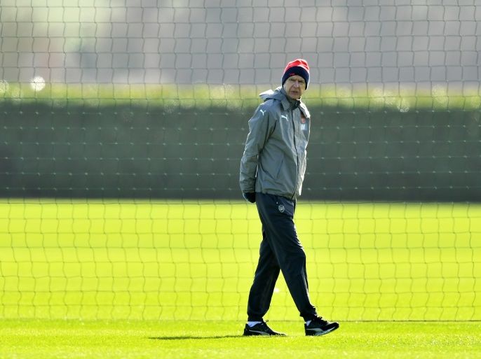 ST ALBANS, ENGLAND - MARCH 06: Arsene Wenger, Manager of Arsenal looks on during a training session at London Colney on March 6, 2017 in St Albans, England. (Photo by Dan Mullan/Getty Images)