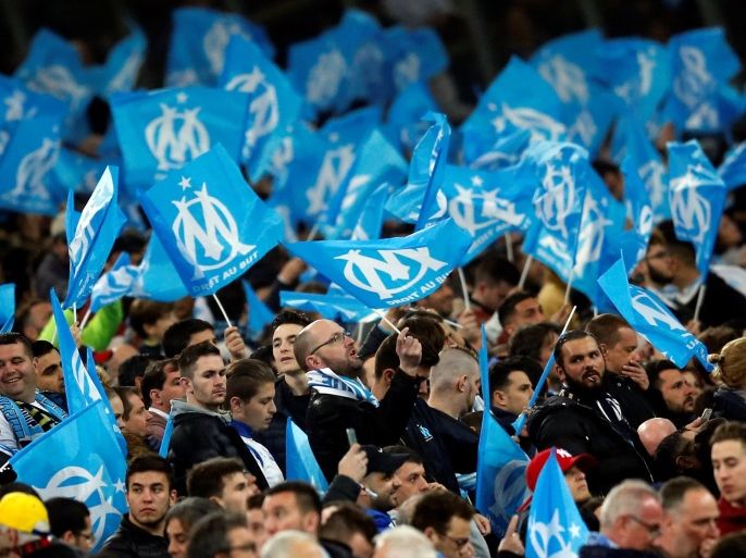 Football Soccer - Marseille v Paris St Germain - French Ligue 1 - Orange Velodrome stadium, Marseille, France - 26/02/2017 - Olympique Marseille's supporters cheer before the match. REUTERS/Jean-Paul Pelissier