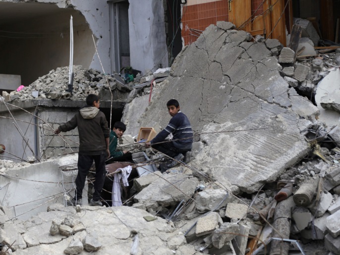 ‪الدمار يعم المدن السورية عقب سنوات متواصلة من الحرب‬ الدمار يعم المدن السورية عقب سنوات متواصلة من الحرب (رويترز)
