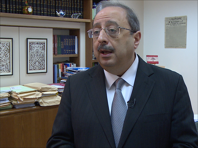 غسان مخيبر من مقدمي اقتراح القانون(الجزيرة)
