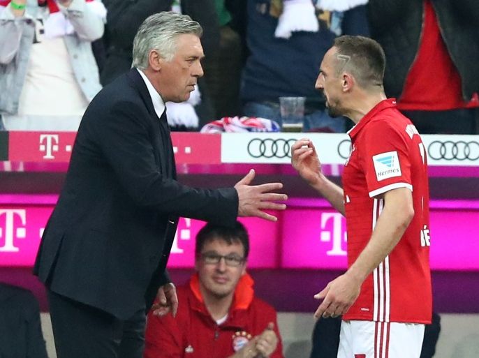 Football Soccer - Bayern Munich v Borussia Dortmund - Bundesliga - Allianz Arena, Munich, Germany - 8/4/17 Bayern Munich coach Carlo Ancelotti speaks to Bayern Munich's Franck Ribery Reuters / Michael Dalder Livepic DFL RULES TO LIMIT THE ONLINE USAGE DURING MATCH TIME TO 15 PICTURES PER GAME. IMAGE SEQUENCES TO SIMULATE VIDEO IS NOT ALLOWED AT ANY TIME. FOR FURTHER QUERIES PLEASE CONTACT DFL DIRECTLY AT + 49 69 650050