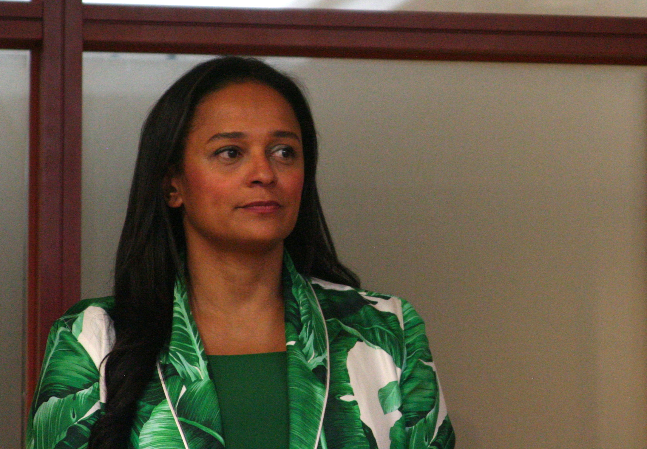 إيزابيل دوس سانتوس أثناء أدائها اليمين كمدير تنفيذي لشركة 