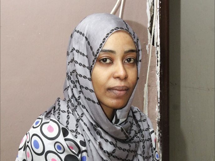 الصحفية إيمان كمال الدين التي تعمل في صحيفة السوداني.
